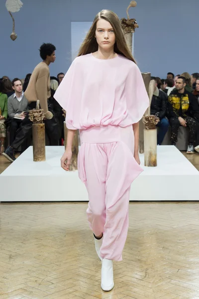 Look 11